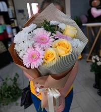 Букет цветов из:  Герберы, Розы и Хризантемы #REPLACE_PRED# Глубоком Краснодарский край